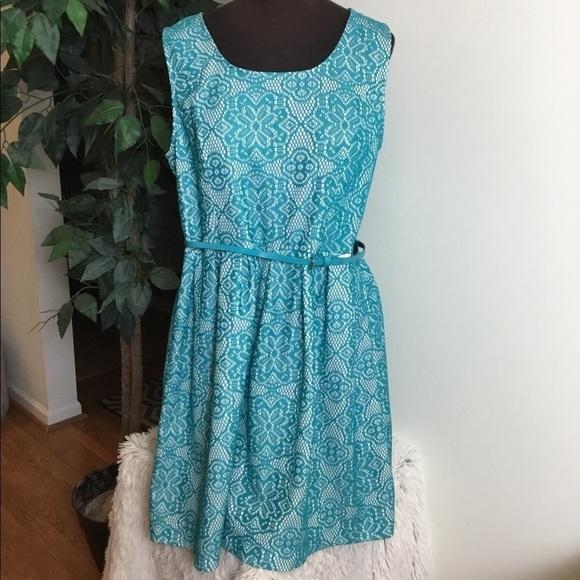 George teal and white belted sleevesless dress
Woman’s size XL 16-18 - Picture 1 of 16